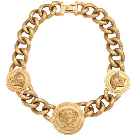 versace necklace gold.